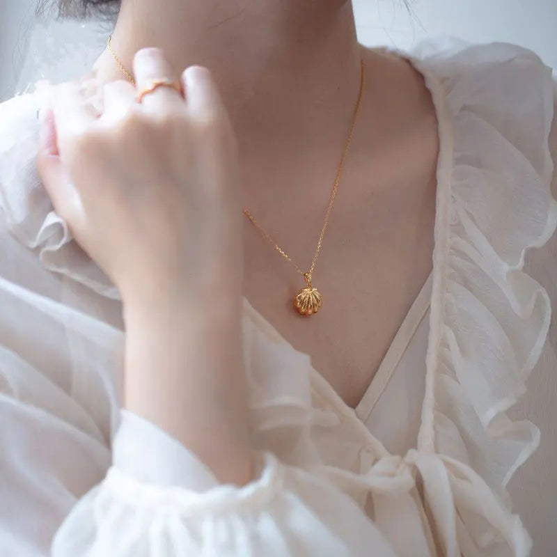 Gold Plated Shell Charm Necklace For Young Woman Sweet Party Wedding Jewelry Freshwater Pearl Shell Pendant Choker Gift For Her