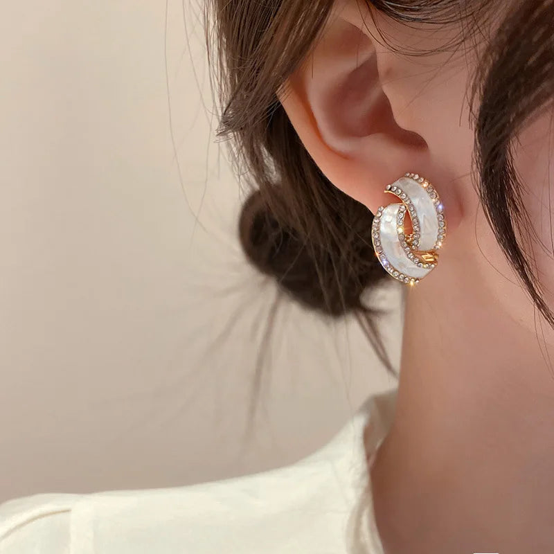 White Enamel Arc Stud Earrings for Women Exquisite Crystal Side Cross Twist Unique Design Small Earrings Fashion Jewelry